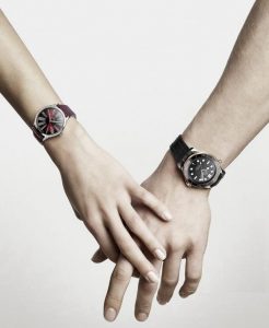 The fine replica watches are worth for couples.