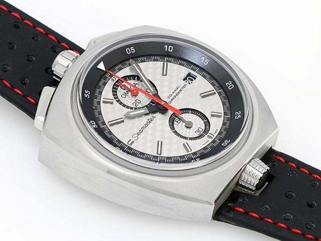 The 43*43 mm replica watches are made from stainless steel.