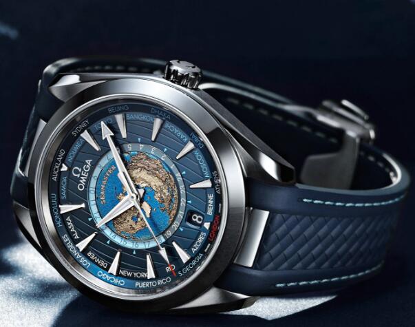 It is the first time that Omega launches the complicated model with the steel version.