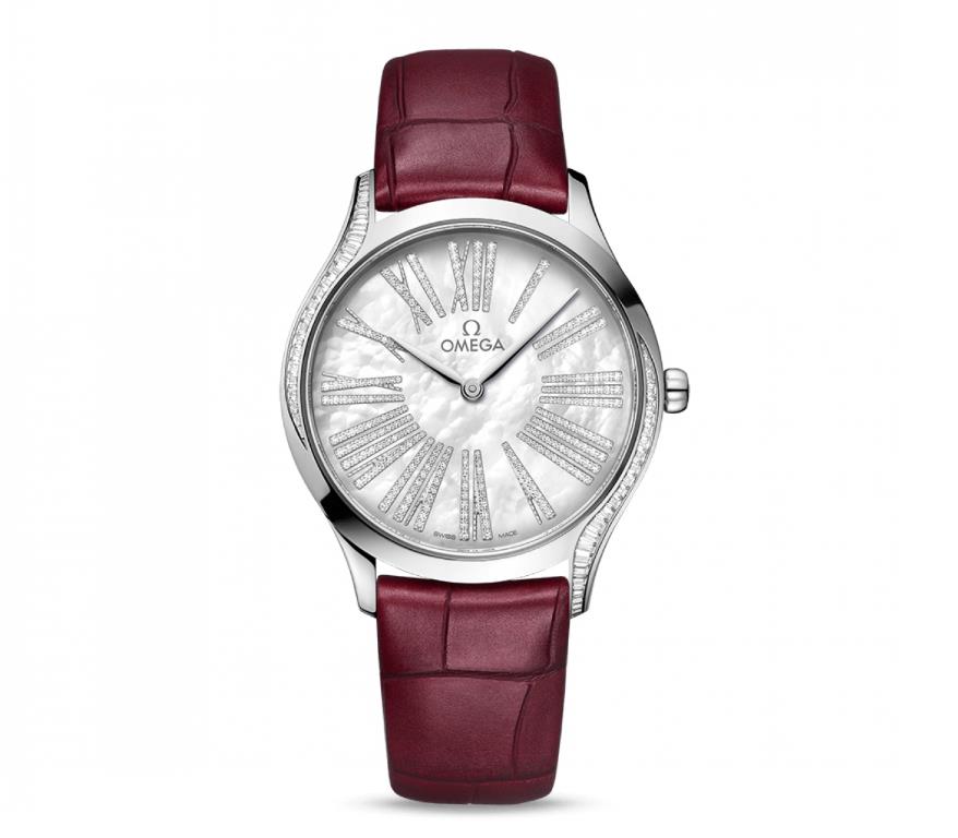 The female copy watch has wine red strap.