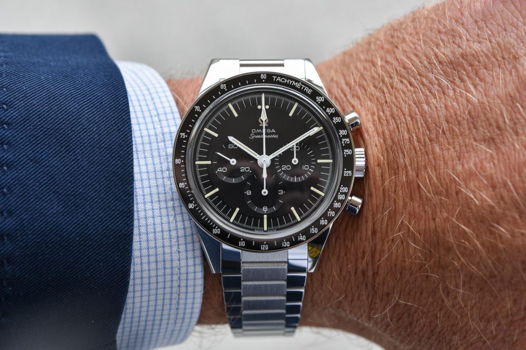 The black Speedmaster replica is good choice for men.