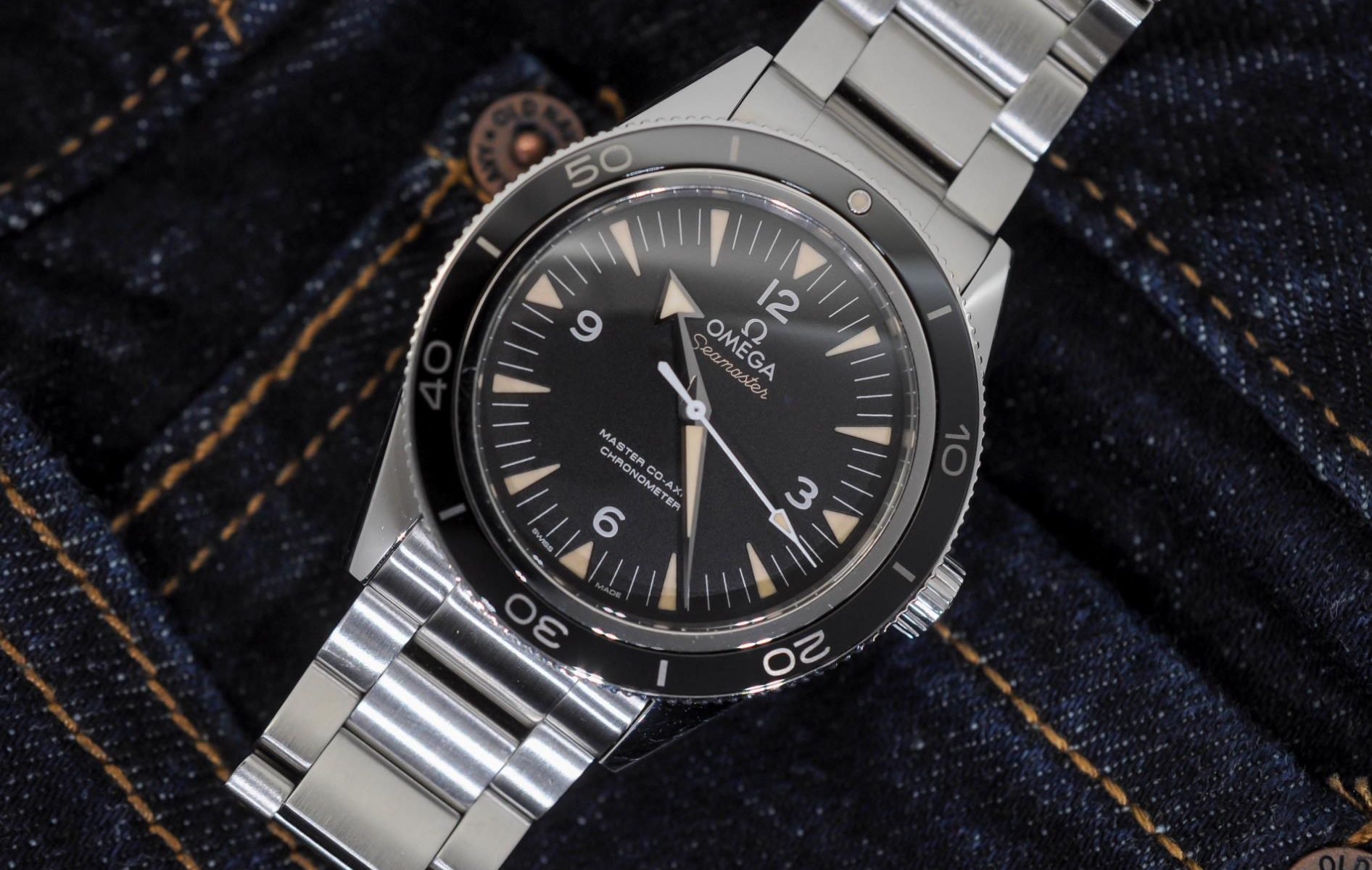 The stainless steel fake watch is designed for men.